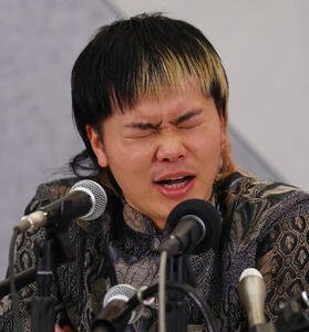 緊急非公式会見を行う那須川天心(撮影･野上伸悟)