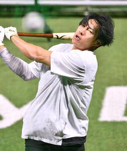 打撃練習を行うソフトバンク柳田悠岐(撮影･岩下翔太)