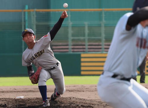 近大対関学大　関学大先発の飯田泰成(撮影･宮崎幸一)