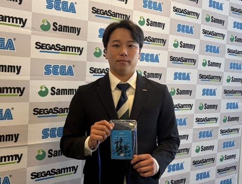 ヤクルトから指名あいさつを受けた育成ドラフト3位のセガサミー･尾崎完太(撮影･塚本光)