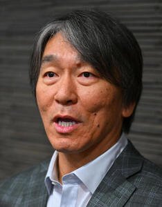 取材に応じる巨人松井秀喜新監督(撮影･滝沢徹郎)