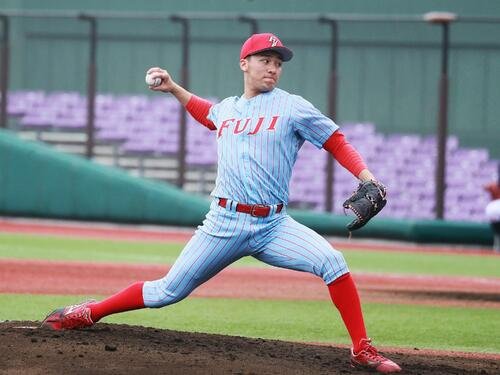 仙台大対富士大　先発のマウンドに上がった富士大･角田楓斗投手(撮影･高橋香奈)