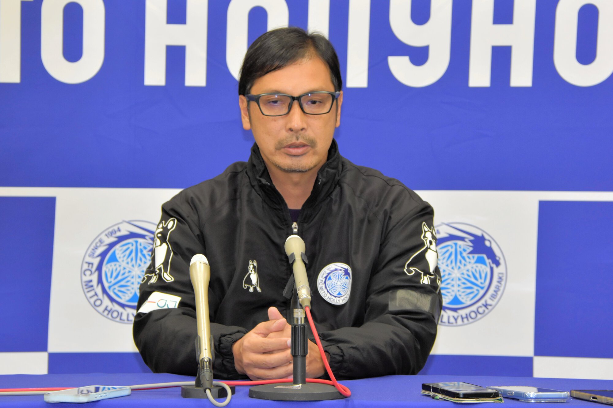 サッカーJ1水戸新監督に就任する森直樹氏=2026年10月26日午後2時8分、茨城県城里町、羽賀和紀撮影