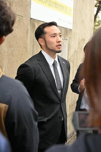 来期構想外を告げられ報道陣の取材に応じるソフトバンク宮里優吾(撮影･林敢治)