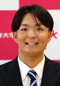 阪神ドラフト3位の大経大･常深颯大は、指名あいさつを受けて抱負を語る(撮影･宮崎幸一)