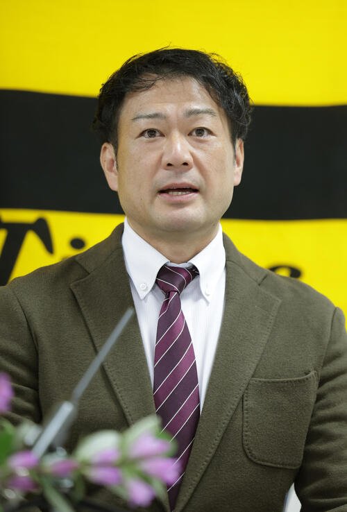 就任会見を行う阪神岡崎太一2軍バッテリーコーチ(撮影･前田充)