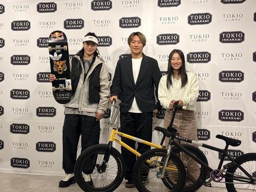 TOKIOインカラミ所属会見に出席する、左から小野寺吟雲、小沢楓、小沢美晴