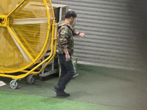 荷物整理にジャイアンツ球場を訪れた巨人前監督代行の橋上秀樹氏