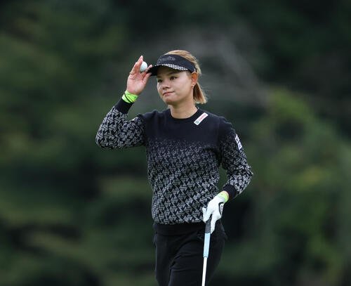 15番を終え観客の声に応える森井あやめ(撮影･増田悦実)
