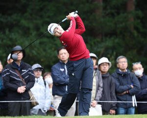 2番、ティーショットを放つ小祝さくら(撮影･増田悦実)