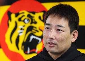 阪神岩崎優は会見を行い、海外FA権を行使せず残留すると発表した(撮影･加藤哉)