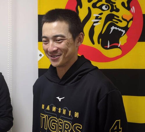 記者の質問に答える阪神熊谷敬宥(撮影･堀まどか)
