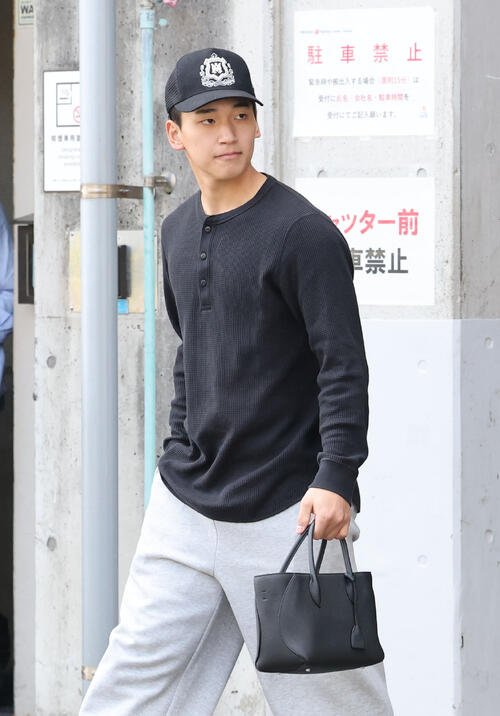 練習を終え球場から引き揚げるソフトバンク前田悠伍(撮影･梅根麻紀)