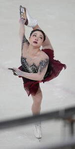フリーの演技を披露する河辺愛菜(撮影･小沢裕)